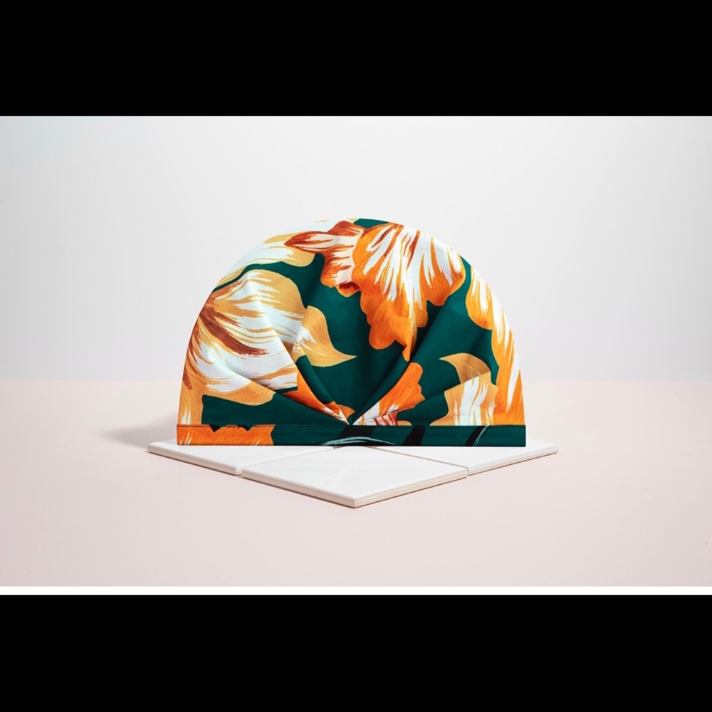 Shhhower cap The Stunner brand new! Never used